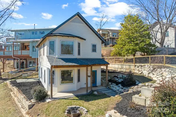 21 Toxaway ST, Asheville, NC 28806