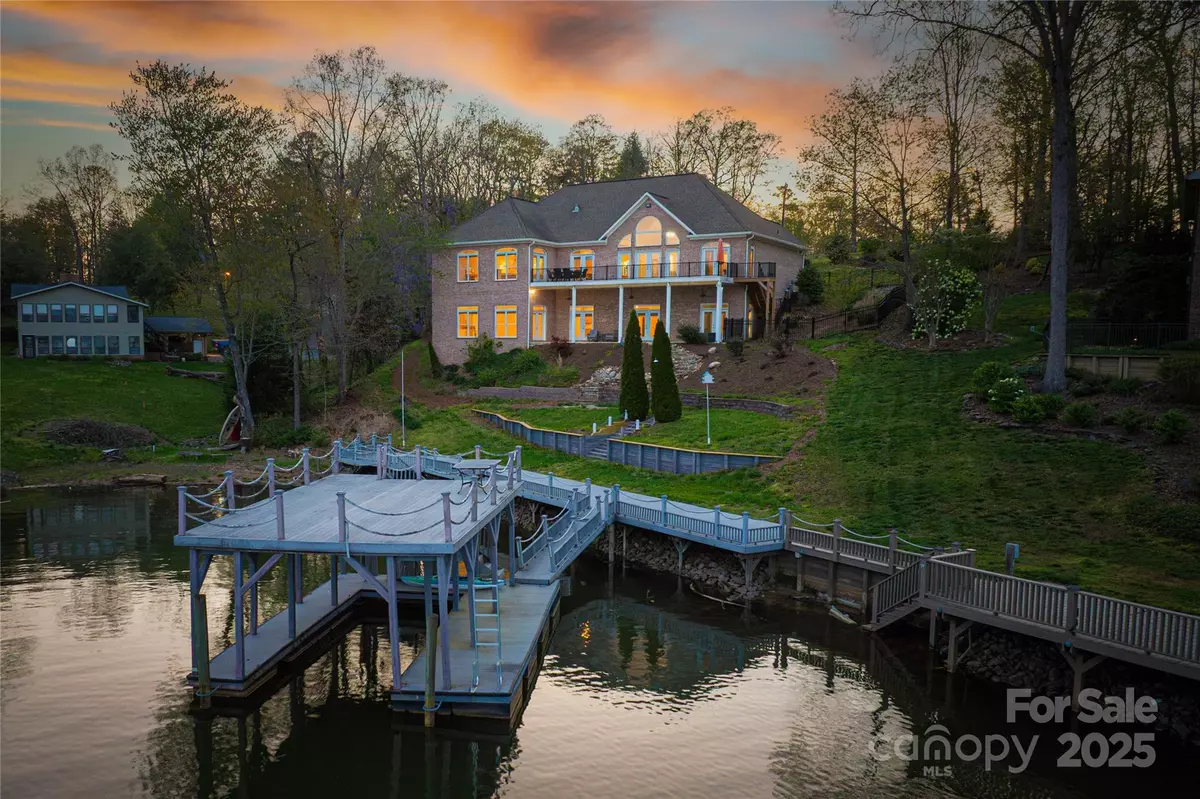 Hickory, NC 28601,4164 54th AVE NE