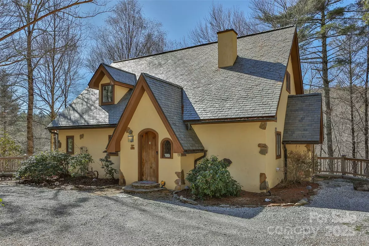 Sapphire, NC 28774,34 Red Cedar CT