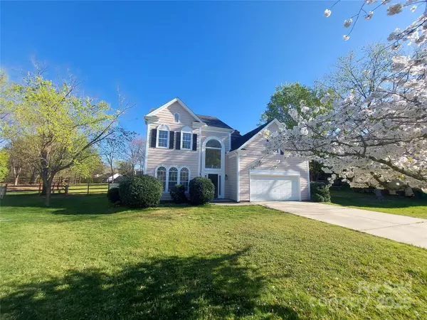 9135 Stoney Corner LN, Charlotte, NC 28210