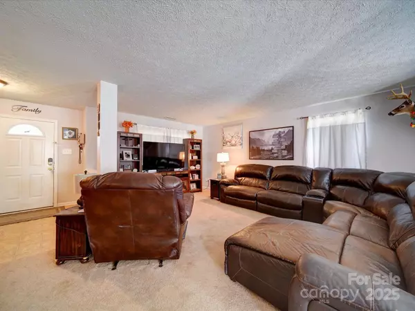 Clover, SC 29710,3841 Shasta CIR