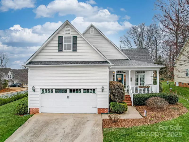 4032 River Falls DR, Lowell, NC 28098