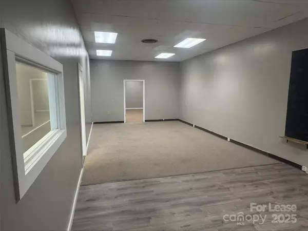 Asheville, NC 28806,46 Westgate Pkwy