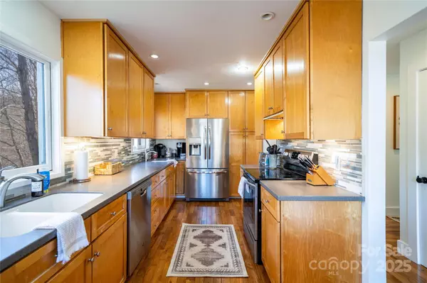 Canton, NC 28716,106 Fork Mountain LN