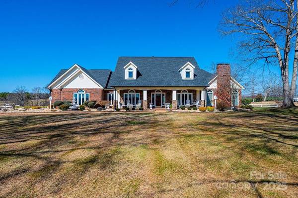 5544 Quail Creek DR, Granite Falls, NC 28630