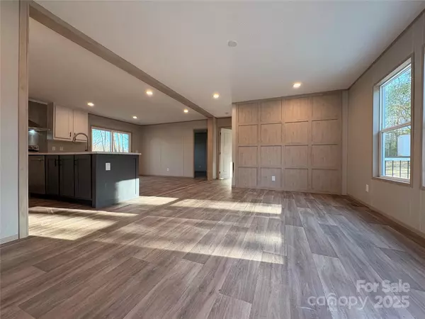 Gastonia, NC 28052,3094 Hollywood DR