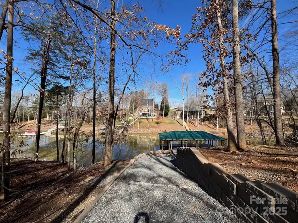 Troutman, NC 28166,170 Windwood LN