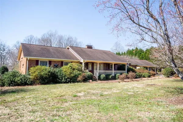 255 Sharon School RD, Statesville, NC 28677