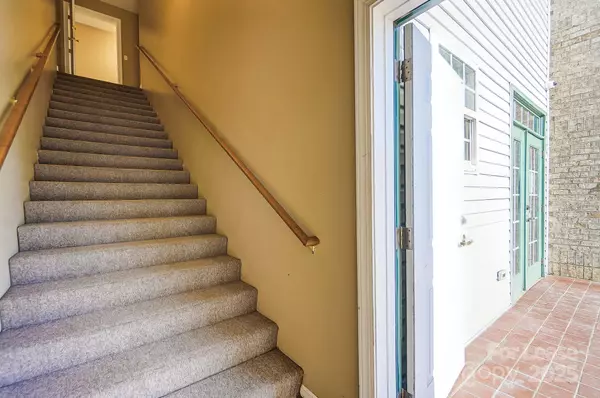 Charlotte, NC 28262,1324 John Kirk DR