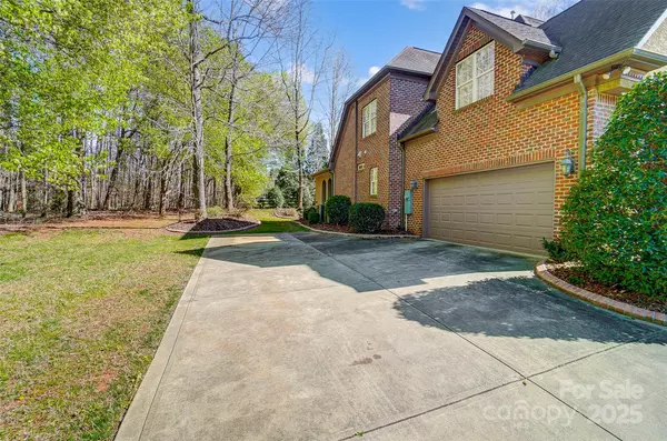 Mint Hill, NC 28227,6548 Robin Hollow DR