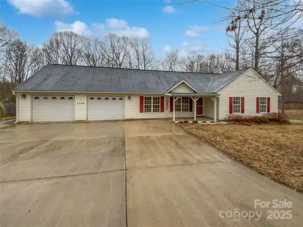 3742 Ashland DR, Maiden, NC 28650