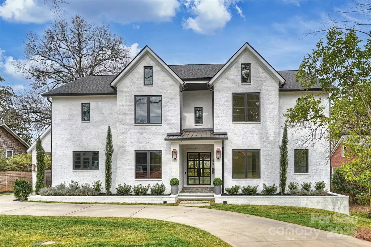 Charlotte, NC 28211,229 N Canterbury RD