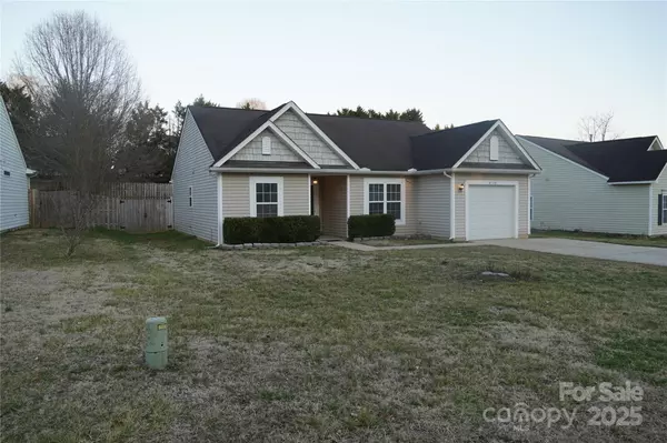 Charlotte, NC 28216,4718 Sahalee LN