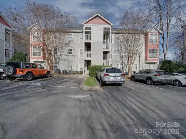 Charlotte, NC 28202,1162 W 1st ST