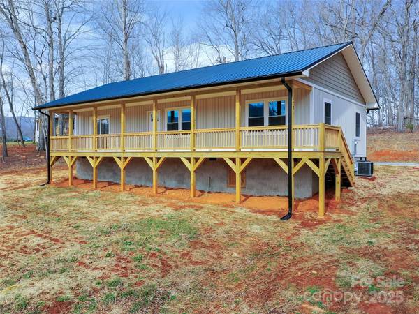 471 Compromise DR, Waynesville, NC 28785