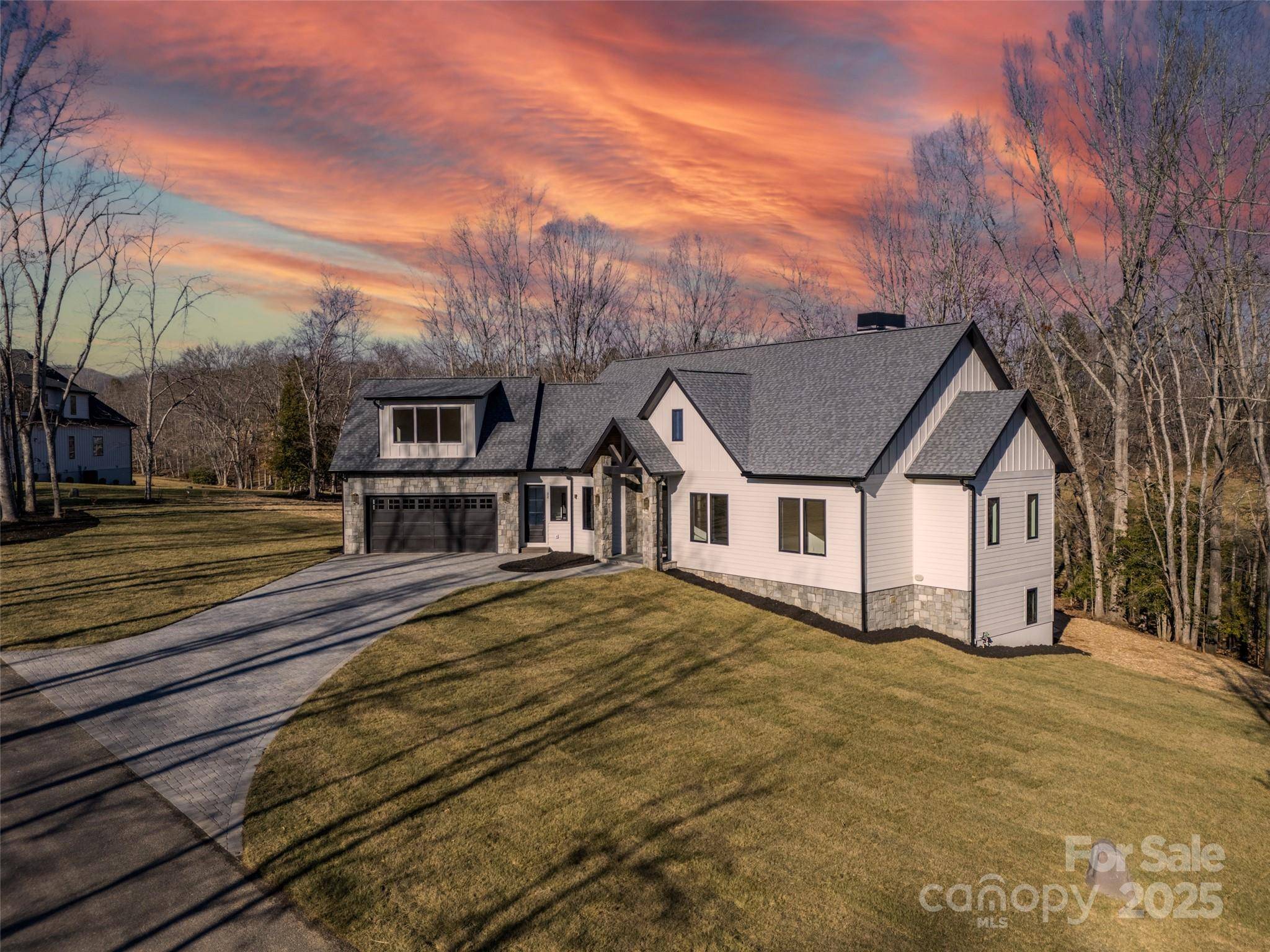 32 Thistle LN, Fletcher, NC 28732