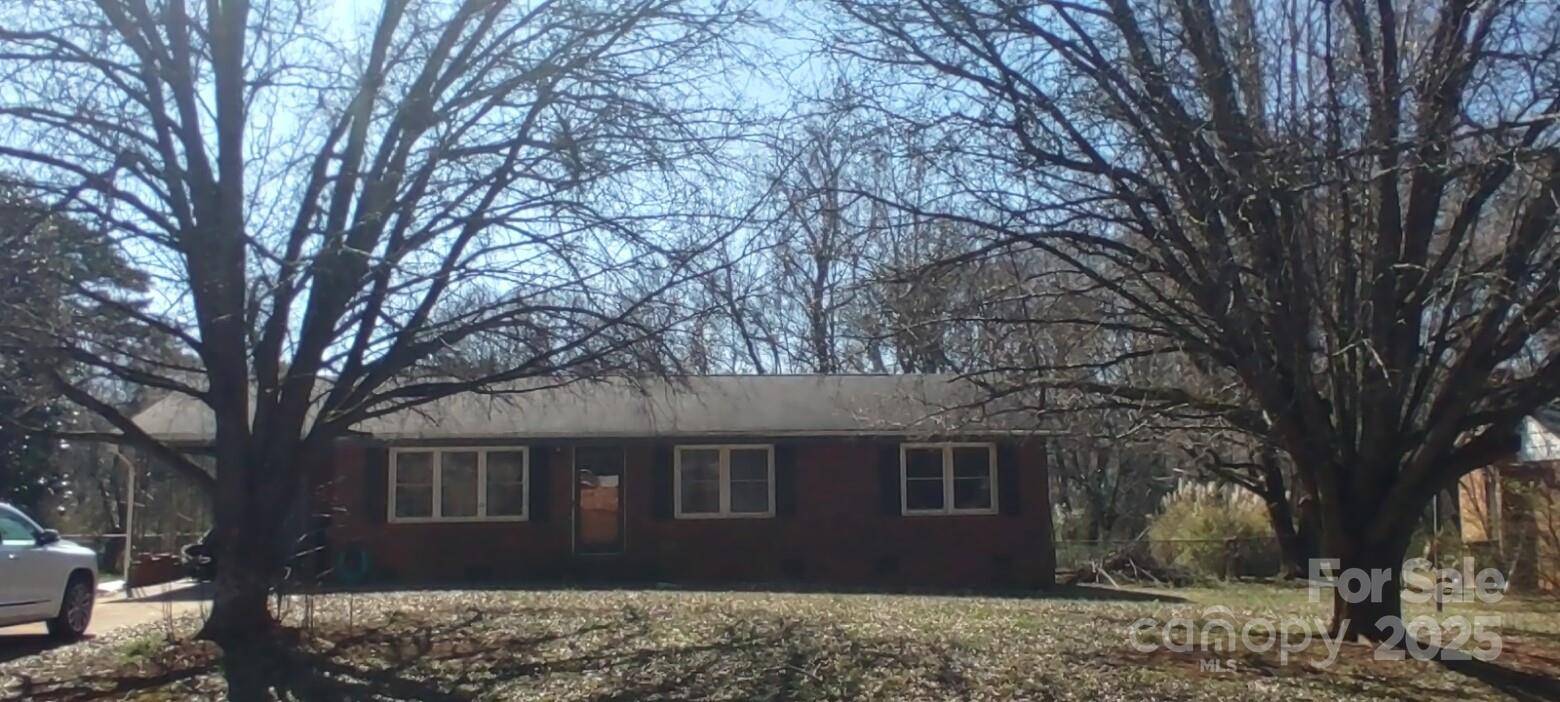 113 Lou DR,  Gastonia,  NC 28052