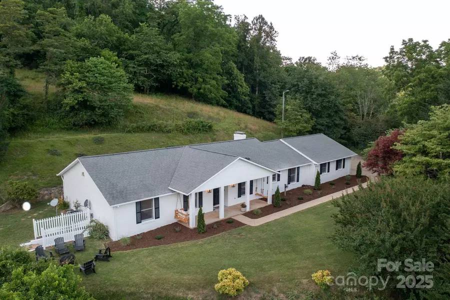 169 Chandler RD, Alexander, NC 28701