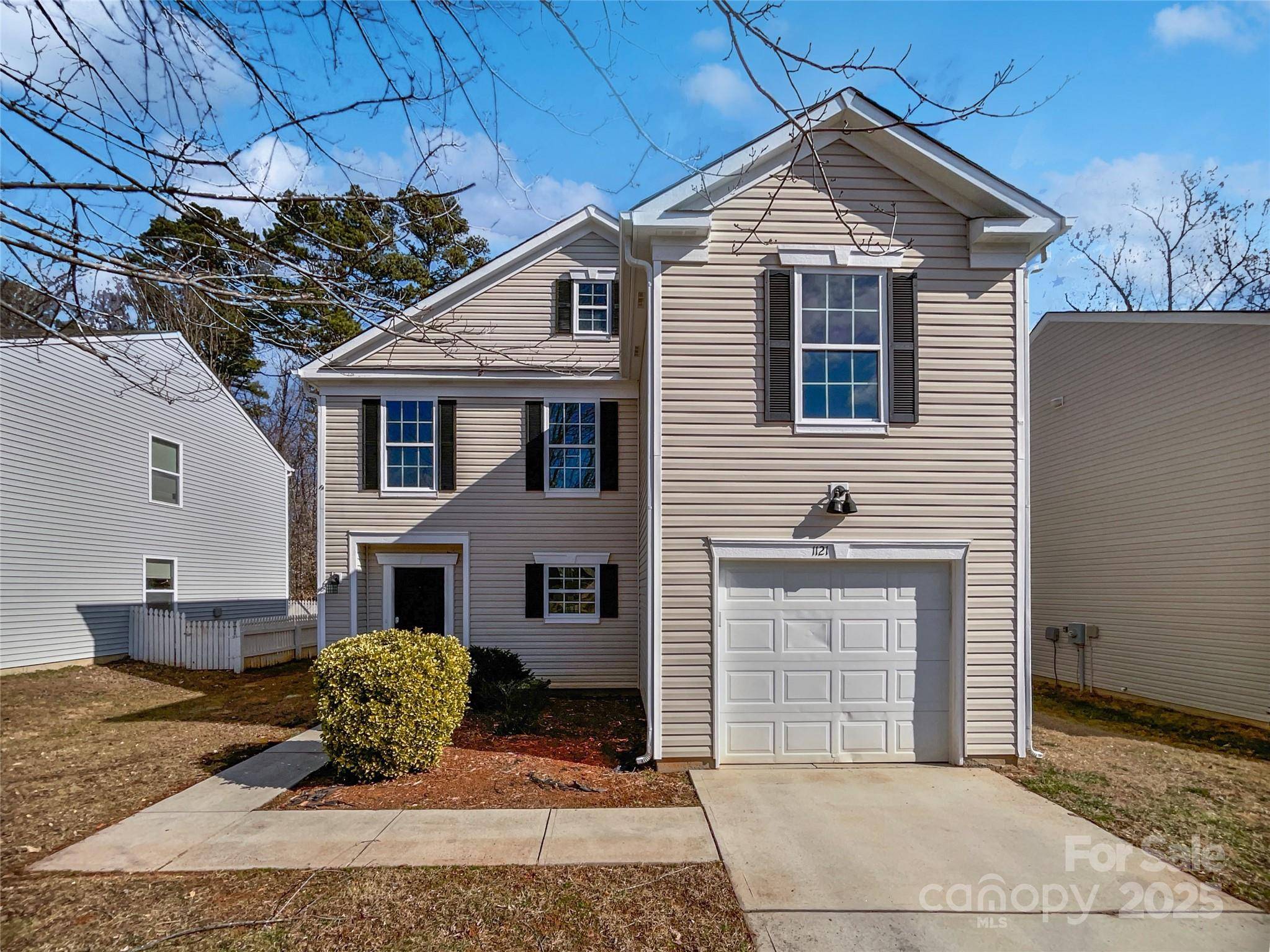 1121 Swearngan Ridge CT, Charlotte, NC 28216