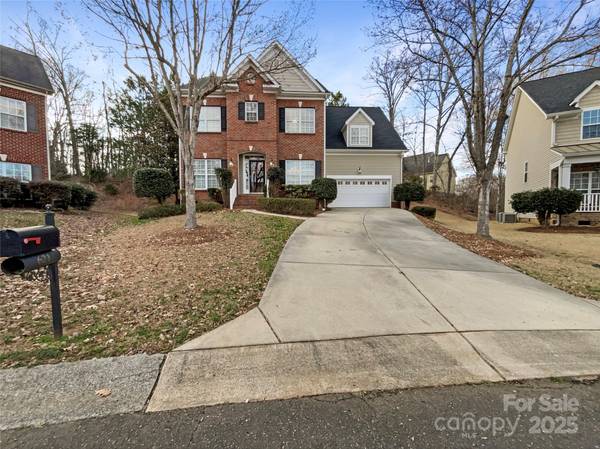 621 Ravenglass DR, Fort Mill, SC 29715