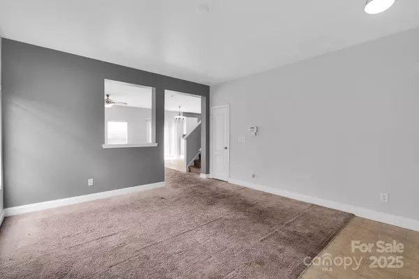 Charlotte, NC 28215,8214 Deodora Cedar LN