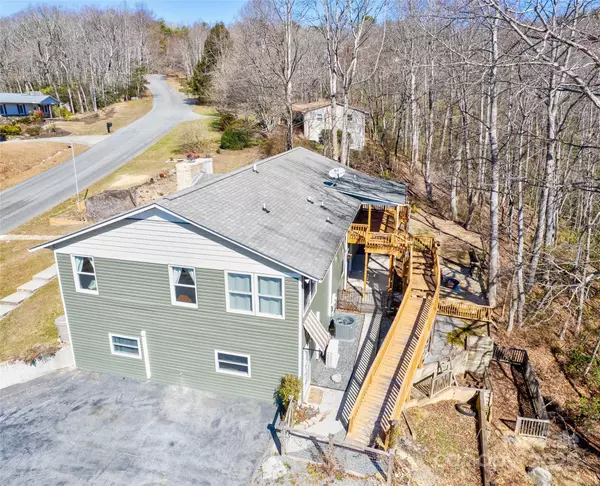 Horse Shoe, NC 28742,5 Laurel Forest DR