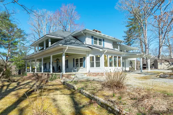 Hendersonville, NC 28791,1740 Haywood RD