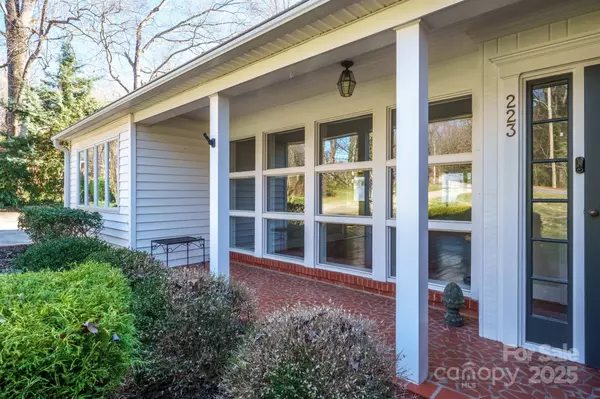 Newton, NC 28658,223 Oakland CIR