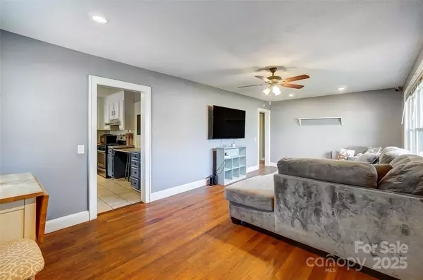 Gastonia, NC 28054,1001 E 8th AVE