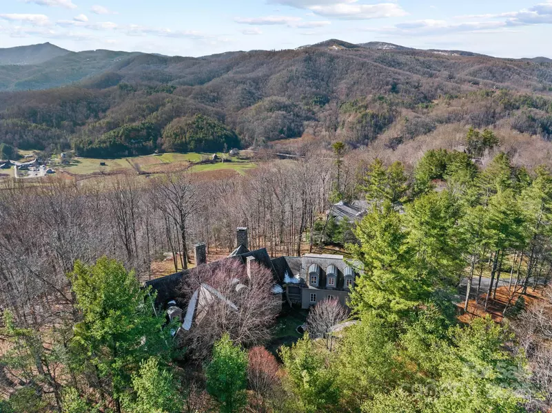 1676 Valle Cay DR, Vilas, NC 28692