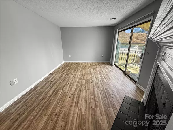 Charlotte, NC 28212,4824 Spring Lake DR #E