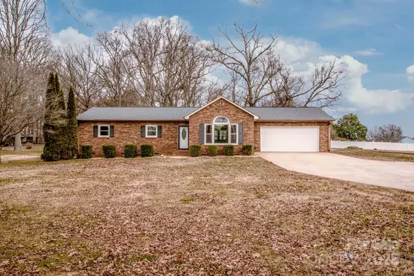 342 Monticello RD, Statesville, NC 28625