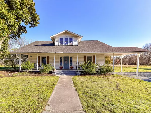 214 W Elm ST, Wingate, NC 28174