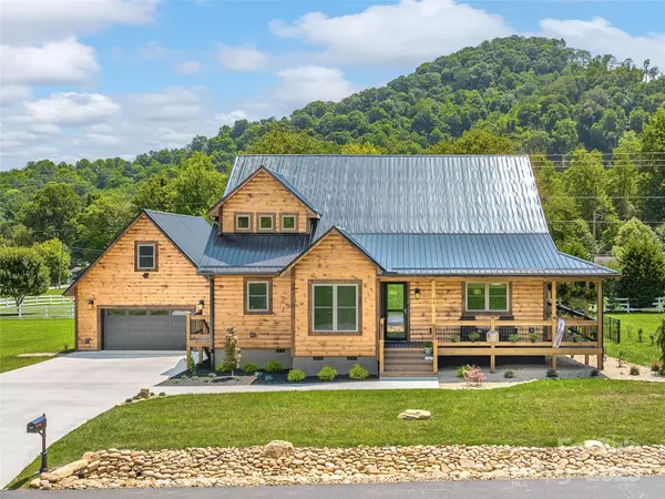 44 Kennerly CV, Maggie Valley, NC 28751