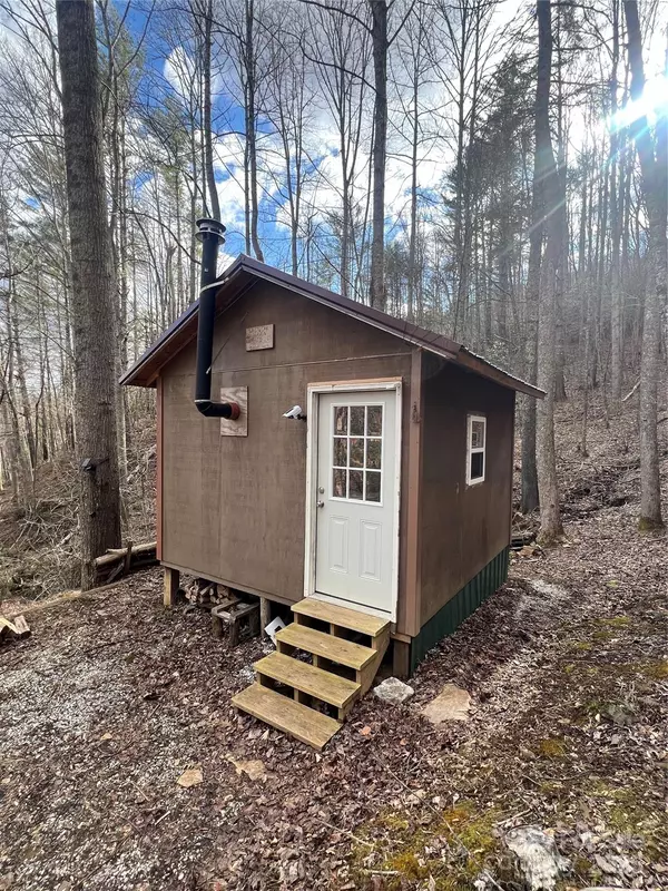 45 Atlantic tower RD, Bakersville, NC 28705