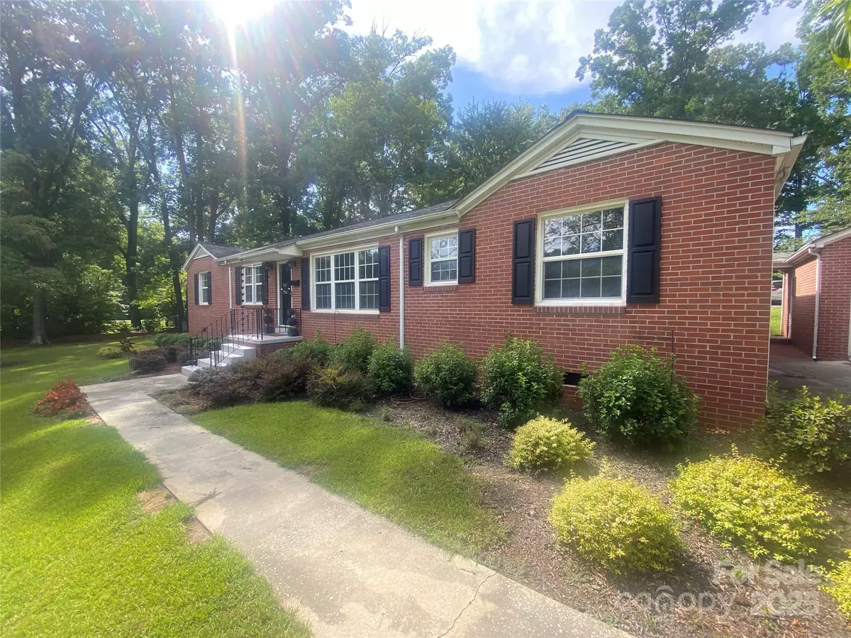 Lancaster, SC 29720,704 Marion Sims DR