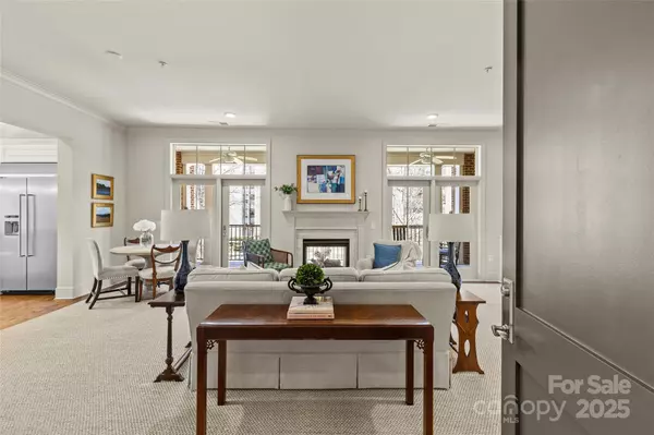 Charlotte, NC 28207,2251 Selwyn AVE #201