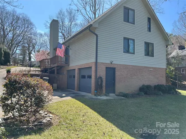 Hickory, NC 28601,1220 NW 20th Avenue AVE NW