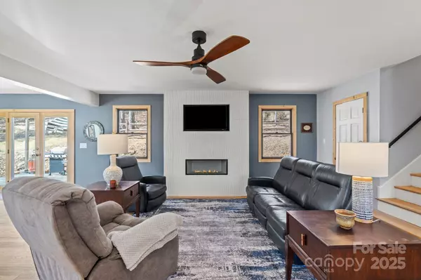 Asheville, NC 28803,207 Cedarview DR