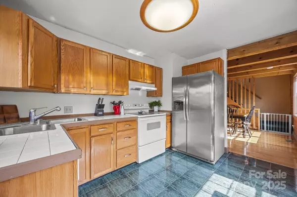 Waynesville, NC 28785,314 Cedarwood DR