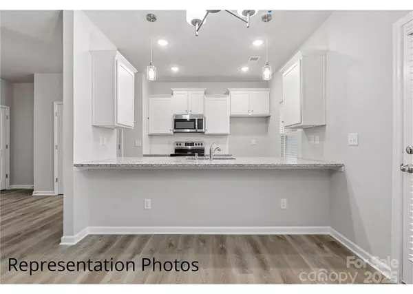 Charlotte, NC 28216,2021 McDonald DR