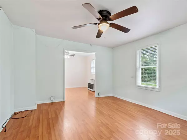 Burnsville, NC 28714,944 Georges Fork RD