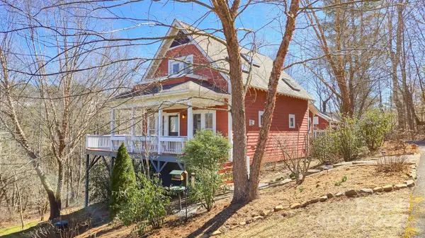 20 Spicebush LN, Weaverville, NC 28787