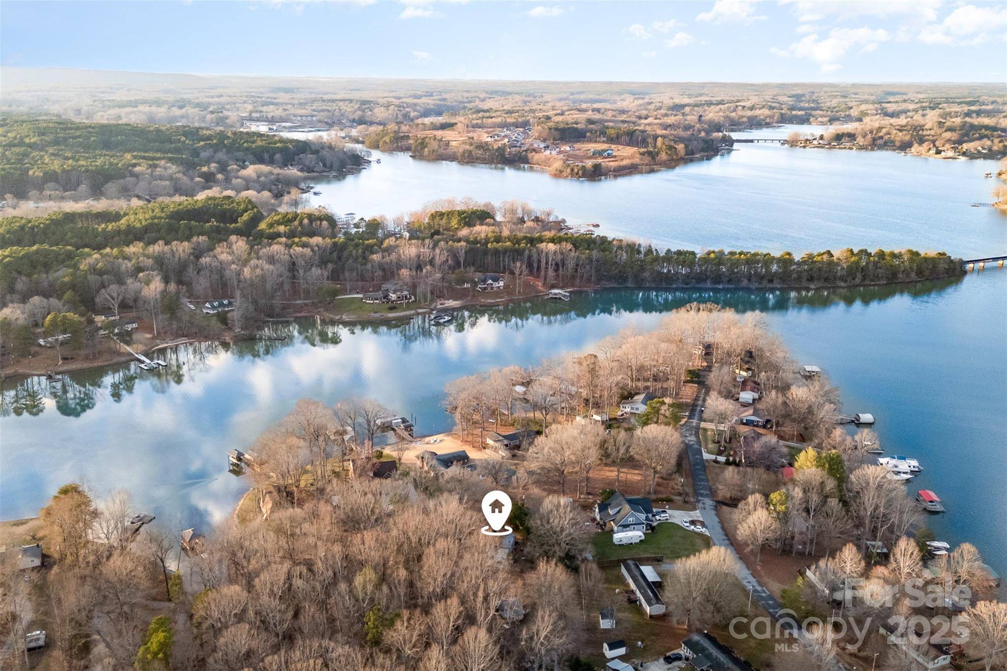 4944 Vagabond LN, Sherrills Ford, NC 28673