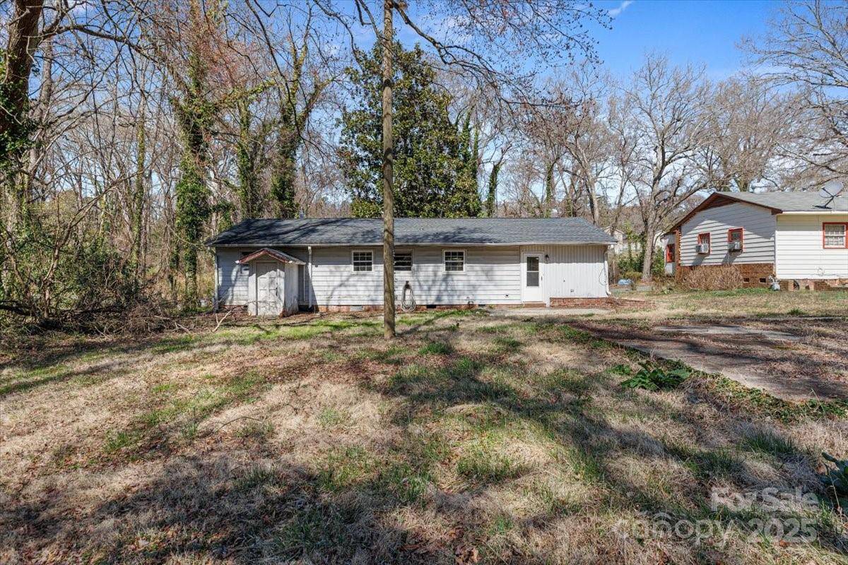 Gastonia, NC 28052,629 Johns LN