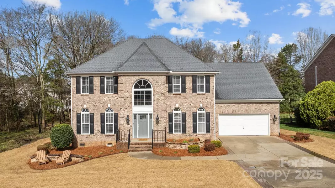 8606 Chatsworth LN, Waxhaw, NC 28173