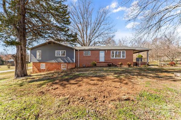 605 18th ST NW, Hickory, NC 28601