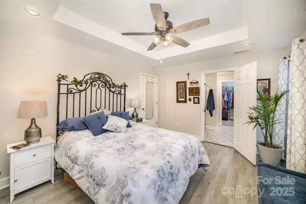 Kannapolis, NC 28083,1016 E 10th ST