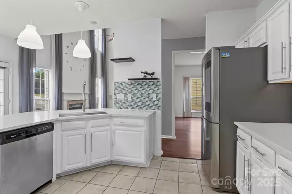 Charlotte, NC 28216,8932 Raven Park DR