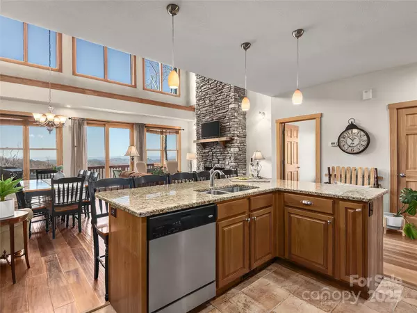 Mars Hill, NC 28754,330 Vista DR #204